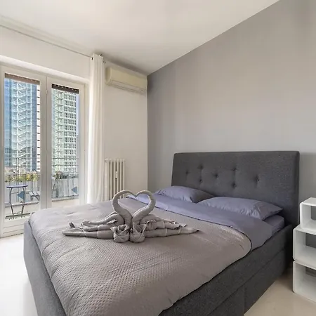 Apartament La Vista Sulla Citta - 8vo Piano Attico Mozzafiato Mediolan