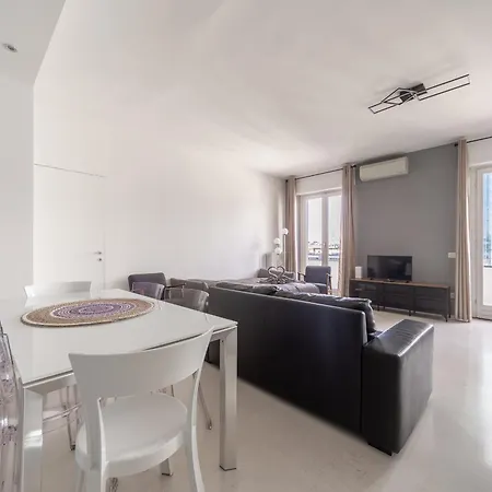 Apartamento La Vista Sulla Citta - 8vo Piano Attico Mozzafiato
